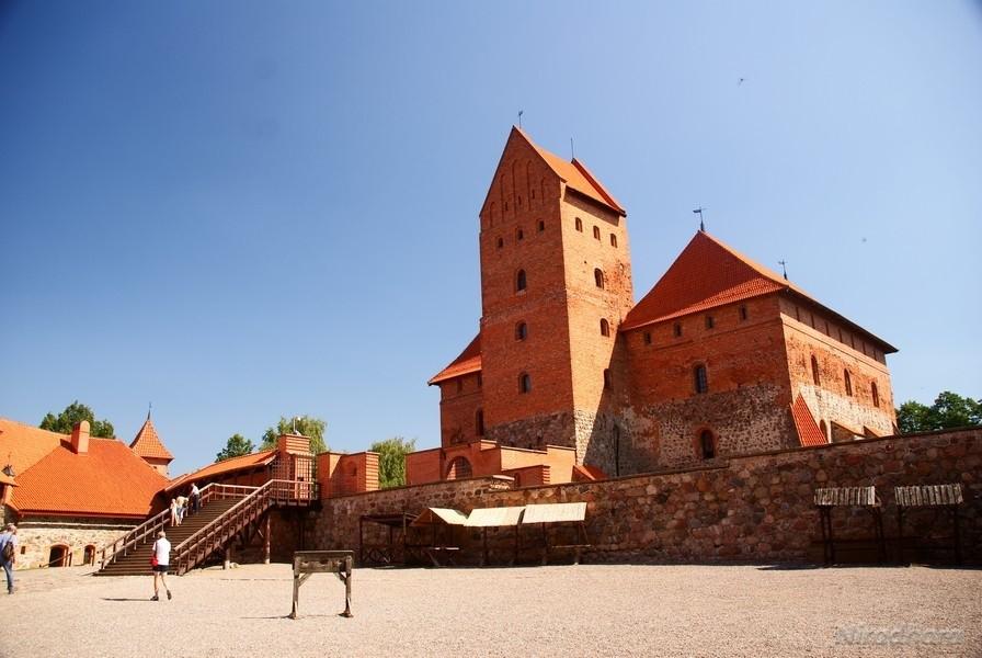 zamkowy dziedziniec