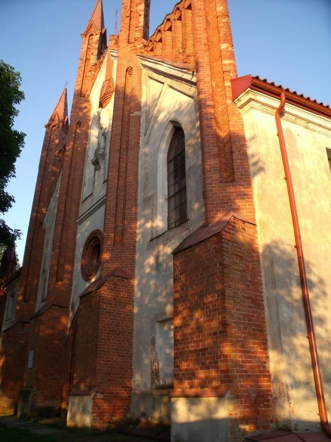 Kościół w miejscu historycznego zamczyska