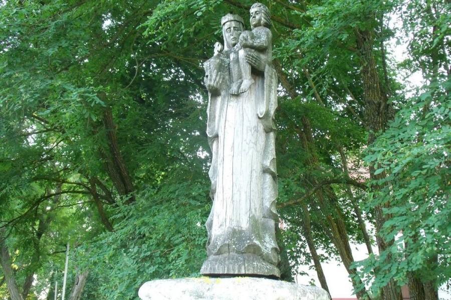 Na trasie między Starymi Trokami a Trokami są pomniki historii Litwy