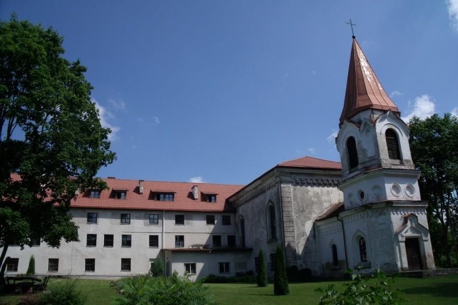 Trzeci nieoznaczony punkt, Klasztor Dominikanów