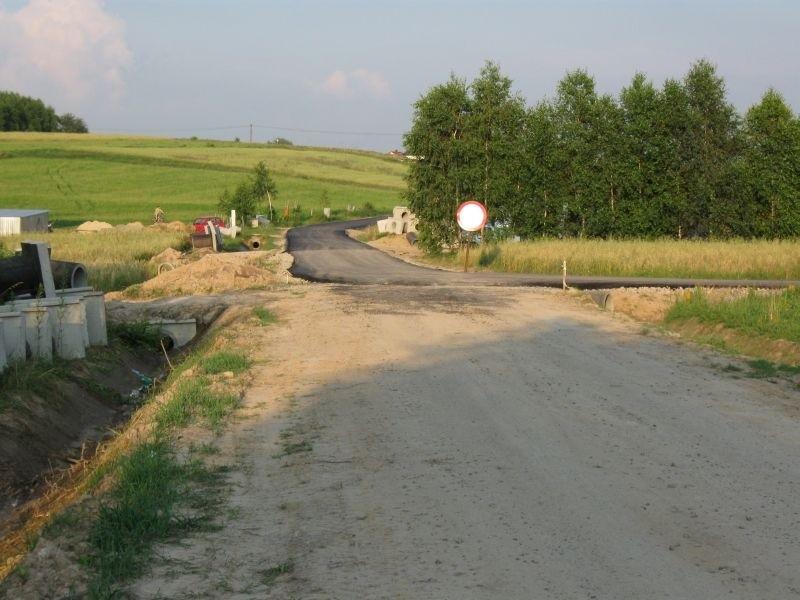 Żegnaj szuterku- wielkie asfaltowanie :(