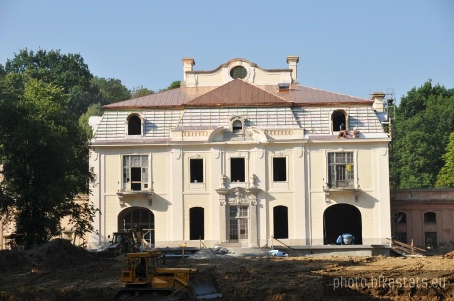 Pałac Goetzów-Okocimskich w Brzesku ojj Pięknieje