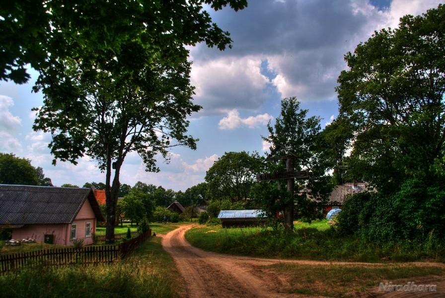 wioska na jeziorem