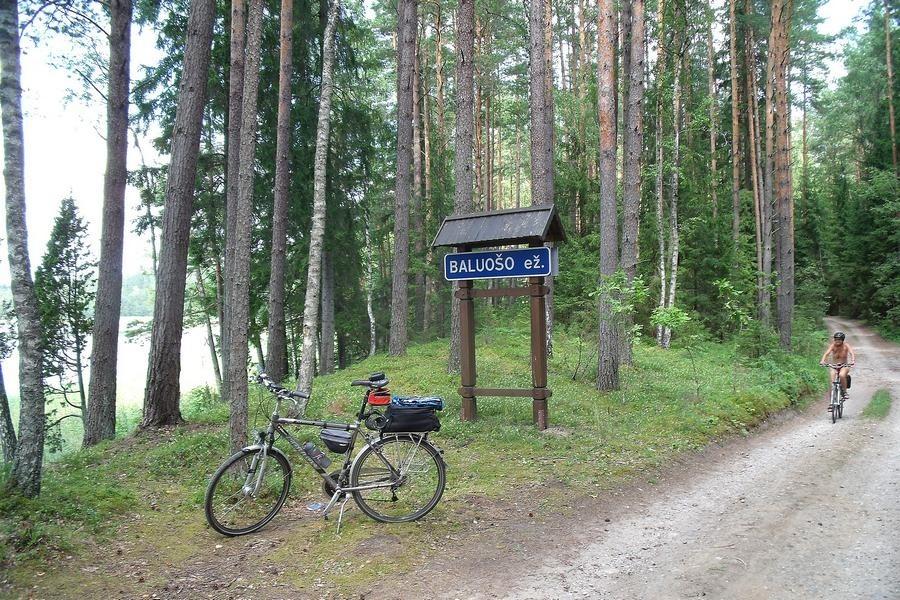 nad jeziorem