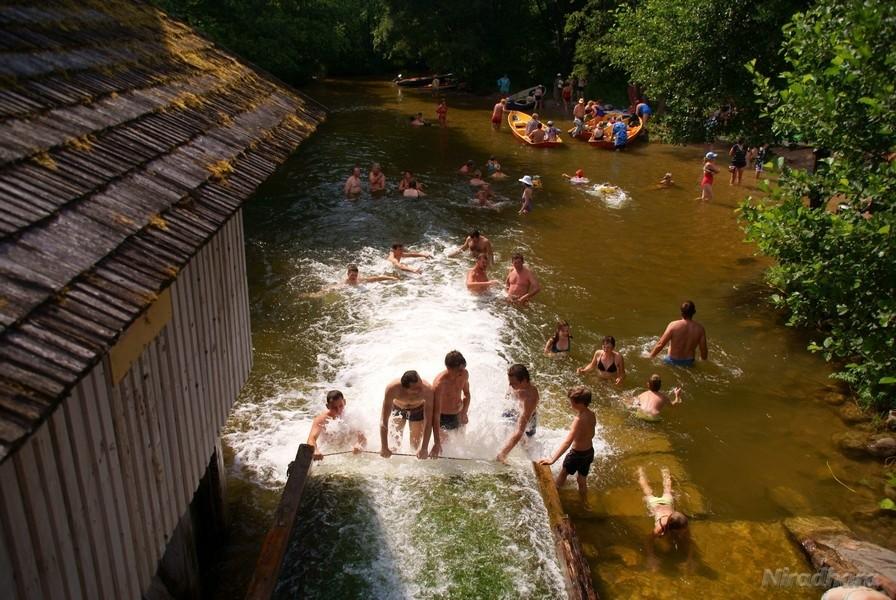 zatłoczone kapielisko
