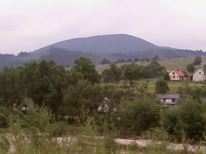 Muńcuł widziany z drogi