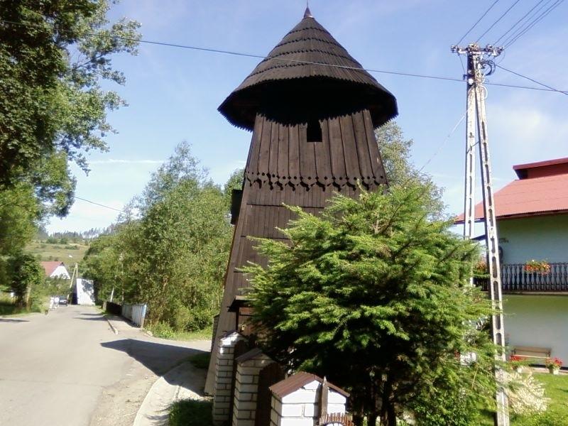 Zabytkowa dzwonnica w Soli