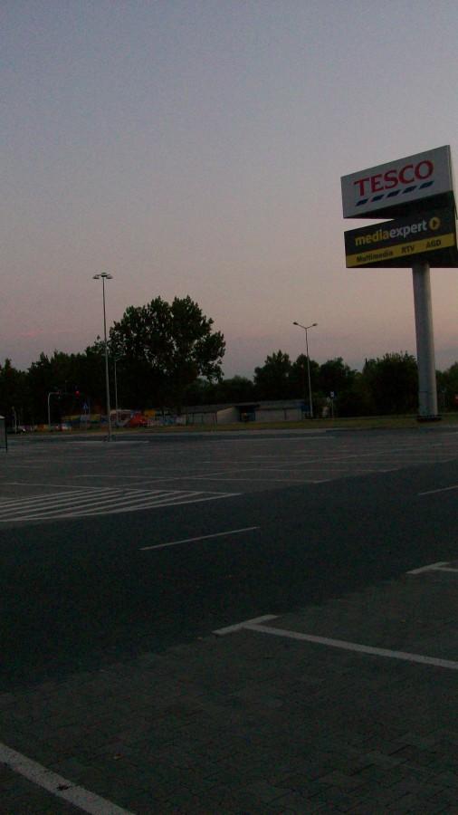 Duży znak Tesco