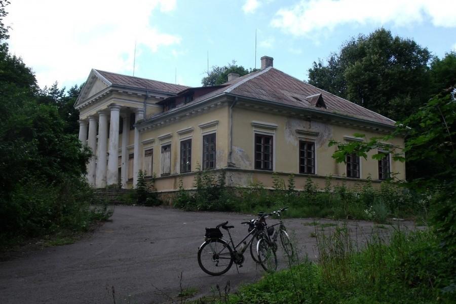 Znaleźliśmy dworek