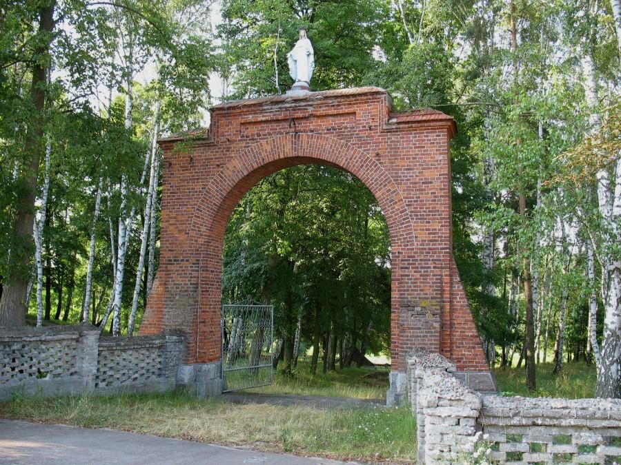 Żurawin - brama prowadząca do cudownego źródełka