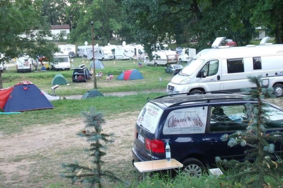 Na campingu robi się tłok