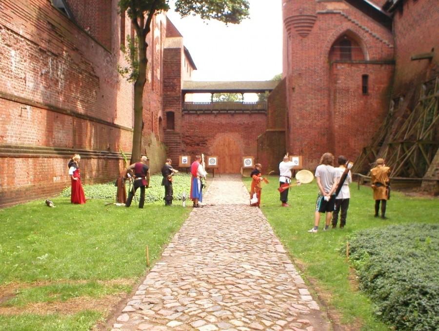POKAZY ŁUCZNIKÓW I KUSZNIKÓW