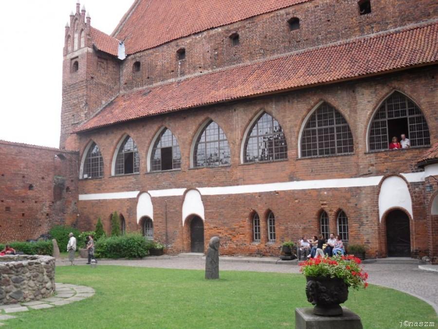 Dziedziniec zamkowy