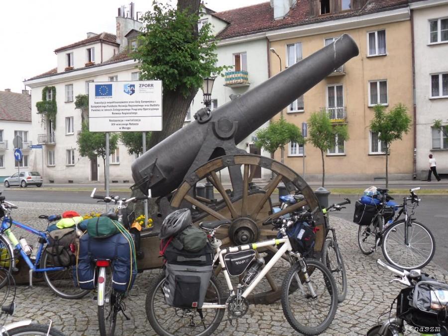 Armata w rowerkowym uścisku