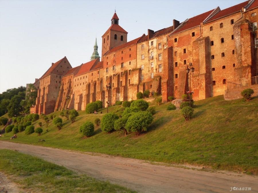 Zespół spichrzów z XIII-XVII w.