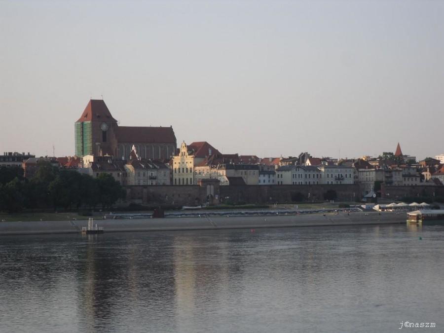 Fragment Starówki Torunia widoczny z lewobrzeżnej części