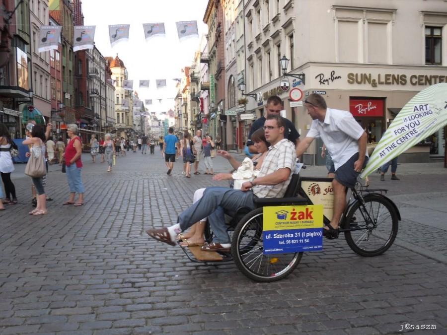 Riksza na toruńskiej Starówce