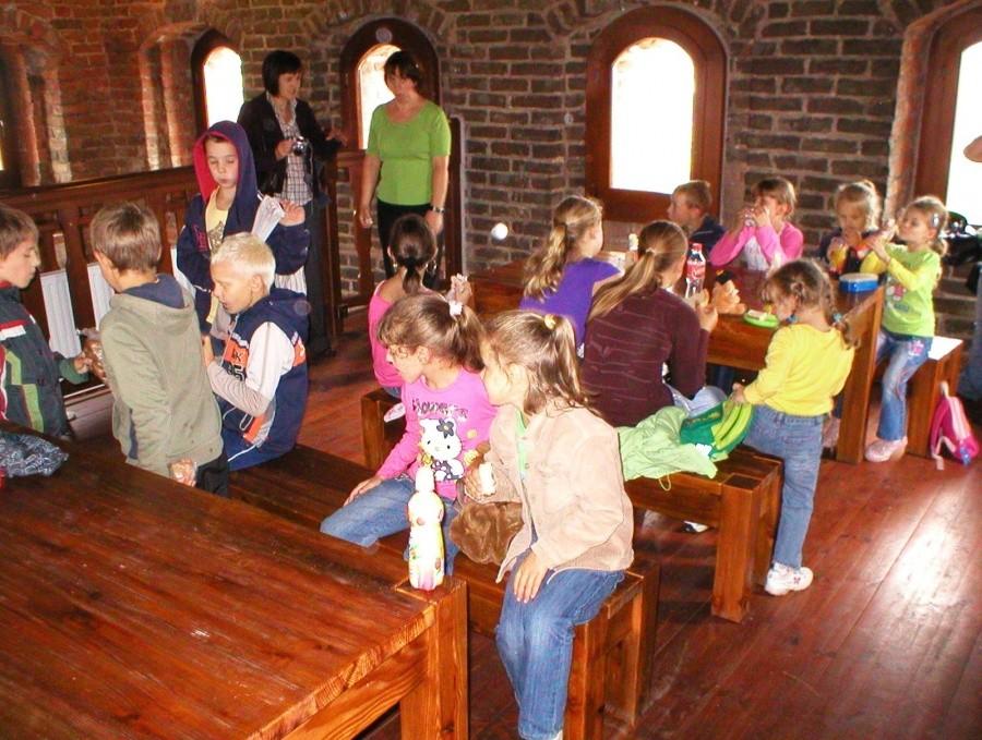 NA SZCZYCIE BRAMY TARGOWEJ