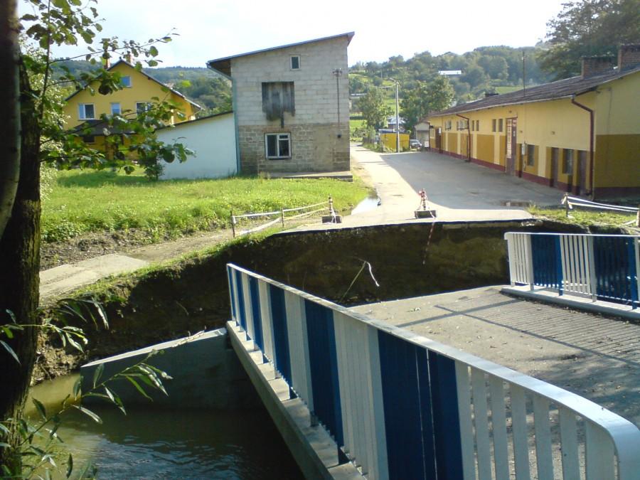 Zerwany most w Lubeni