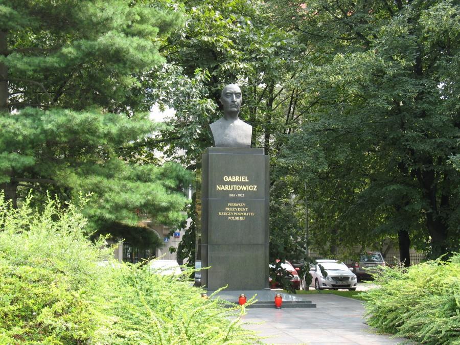 Warszawa - pomnik pierwszego prezydenta Rzeczypospolitej Polskiej