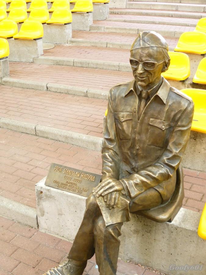 Pomnik prof. Stanisława Hadyny w Wiślańskim amfiteatrze.