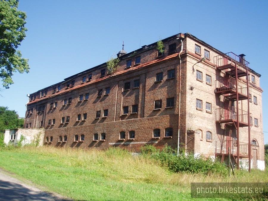 Stary budynek w Rzucewie