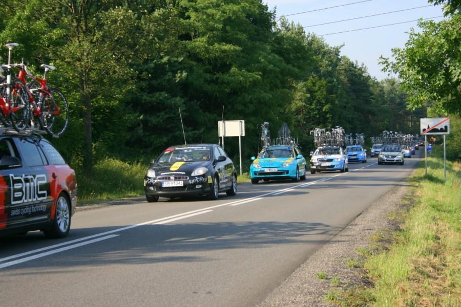67 Tour de Pologne kolumna za peletonem