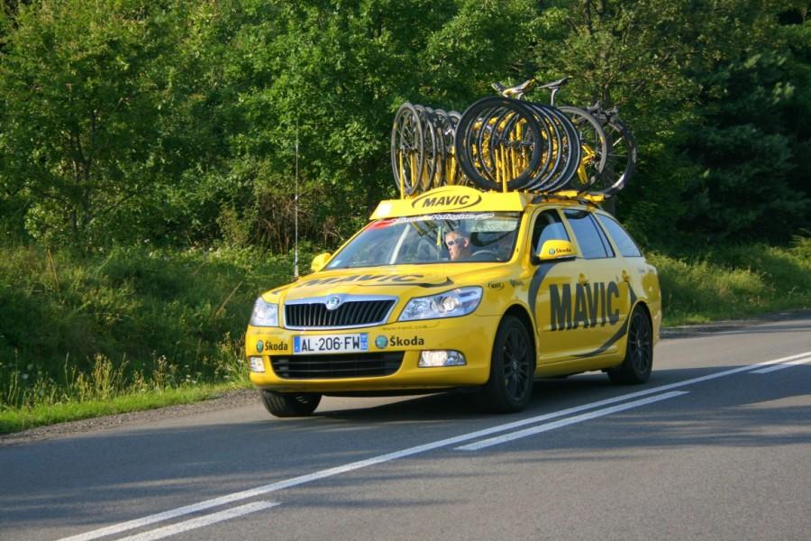 67 Tour de Pologne kolumna za peletonem