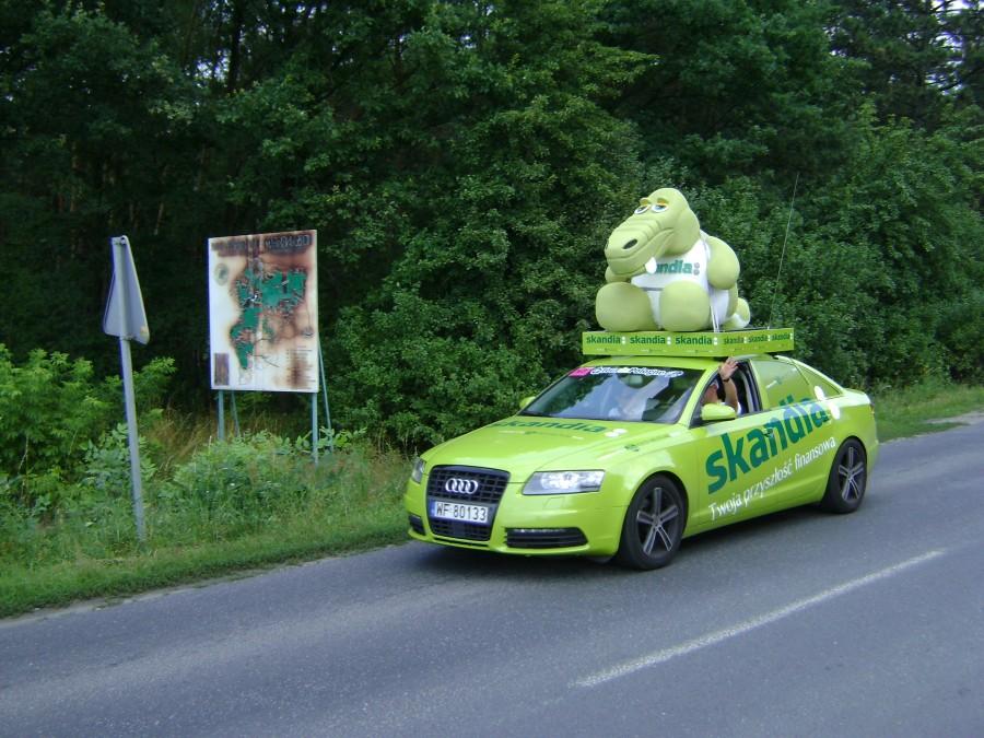 Samochód z kolumny reklamowej 67 Tour de Pologne