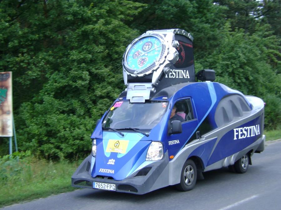 Samochód z kolumny reklamowej 67 Tour de Pologne