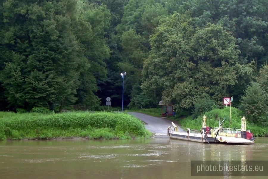 Prom rzeczny na Odrze pomiędzy Zdzieszowicami a Mechnicą