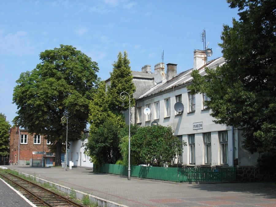 Piaseczno - budynek dworcowy
