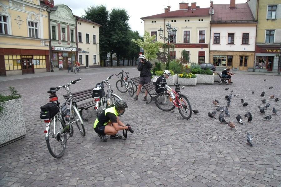 no i który zechce pozować?