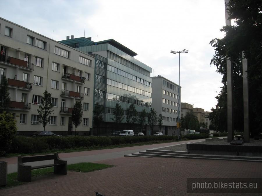Nowy i stary budynek UG