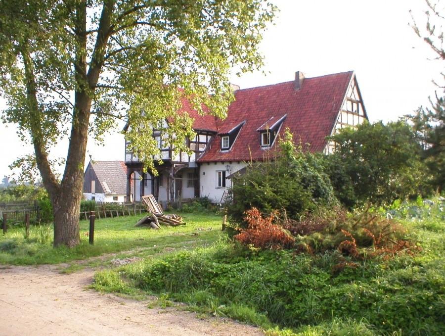 BUCZYNIEC-DOM PODCIENIOWY