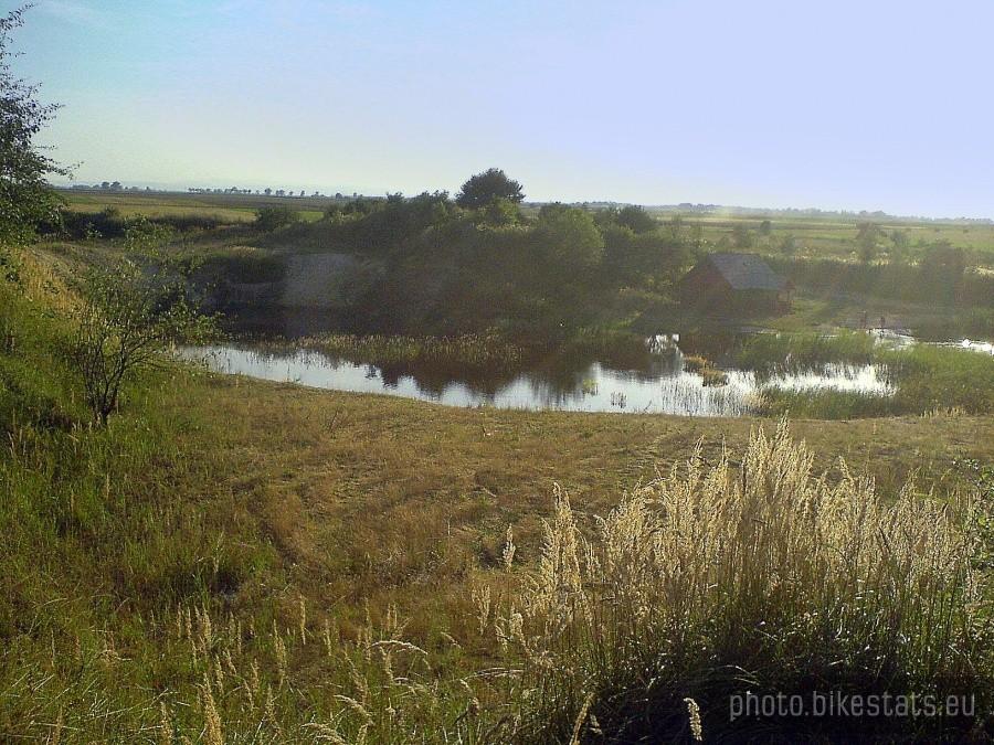 Staw w miejscu dawnej żwirowni w Walcach potocznie zwany "Kajerka"