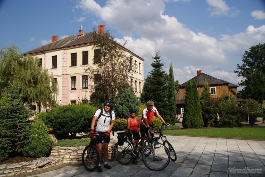 na rynku w Wilamowicach