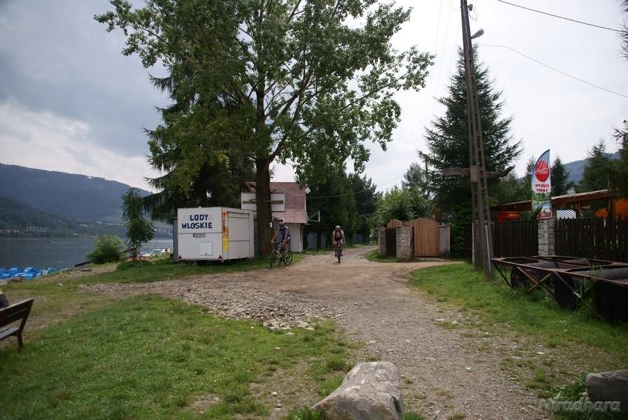 zjazd nad jezioro