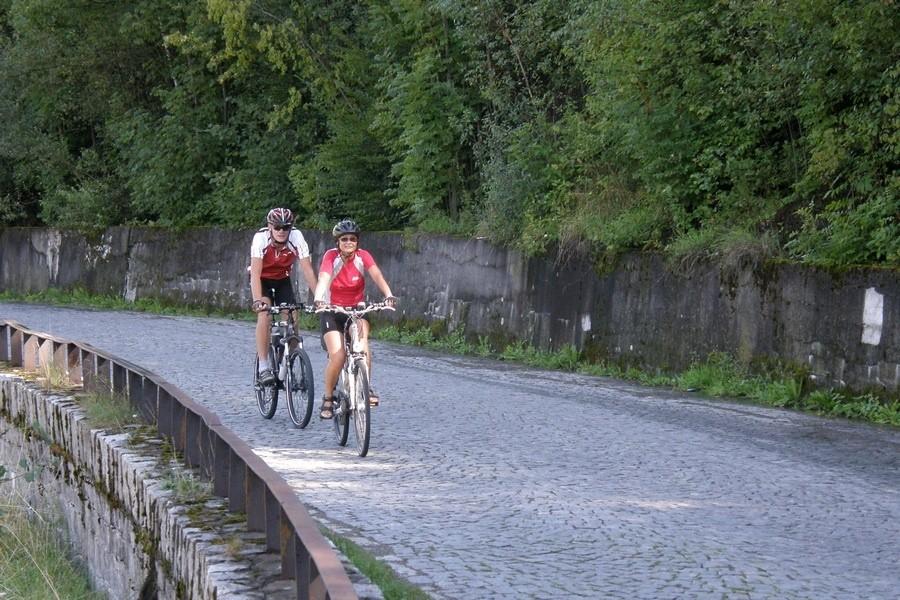 podjazd na zaporę w Tresnej,foto JPBike