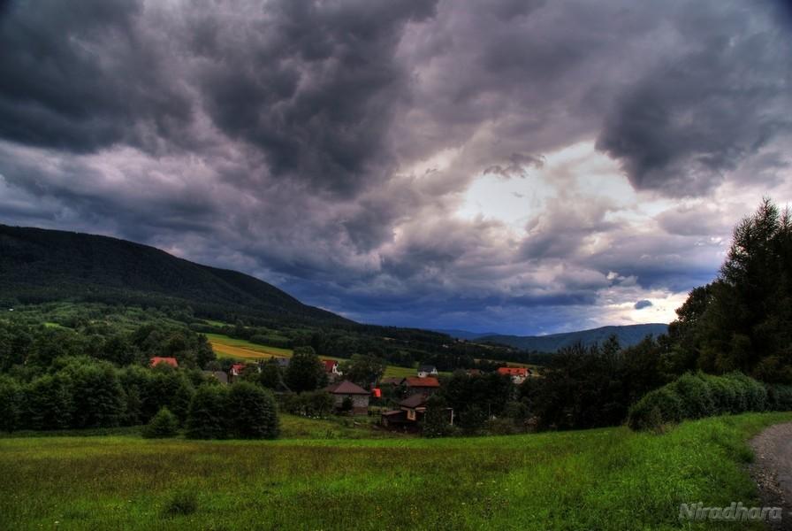 znów straszy deszczem