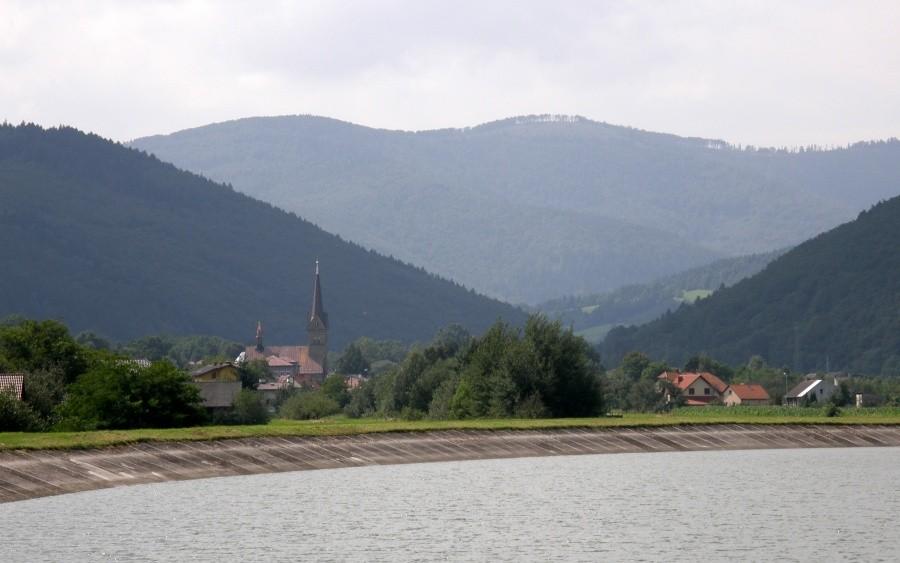 Jezioro Czanieckie i widok na Porabkę