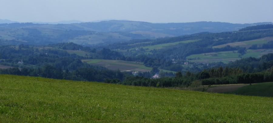 Widok kawałek przez szczytem