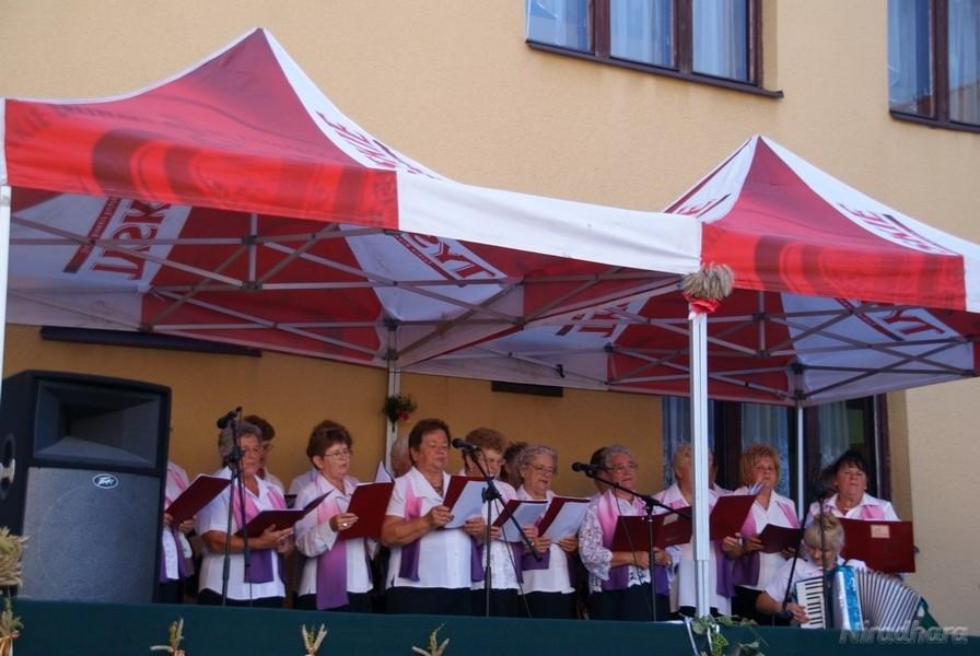 szła dzieweczka do laseczka