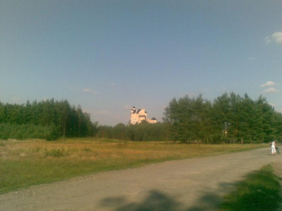 Bobolice w oddali