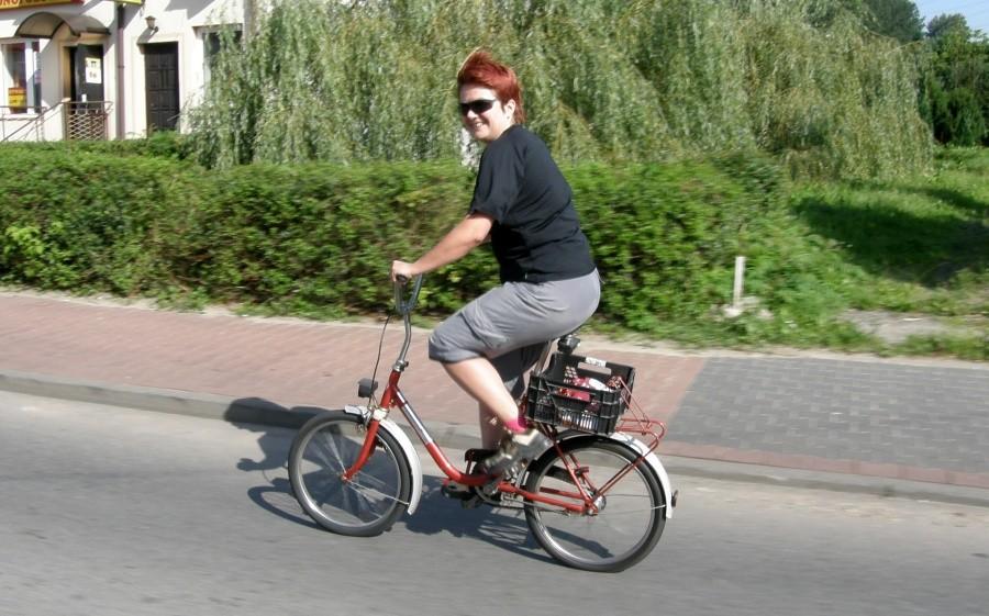 Kosma mknie na kultowym rowerku :)