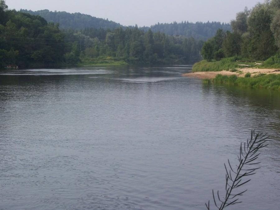 camping nad rzeką