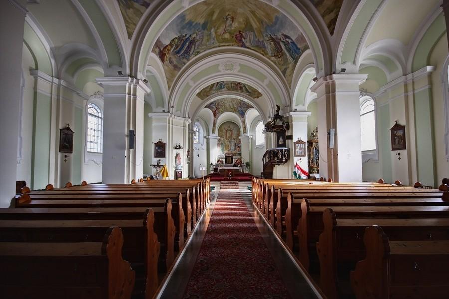 Fertőszentmiklós - wnętrze kościoła, Węgry.