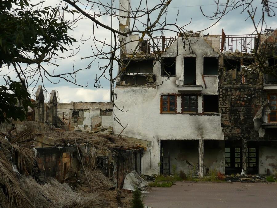 Spalony hotel Soplicowo na wjeździe do Białowieży
