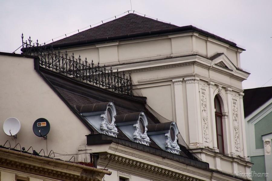 nawet dachy tu są piękne