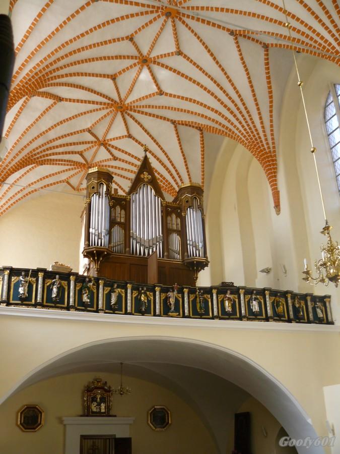 Wnętrze kościoła w Żarnowcu